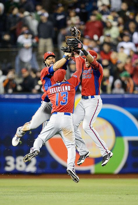 Puerto Rico Baseball, Baseball Wallpaper, Puerto Rico History, Team Wallpaper, World Baseball Classic, Beautiful Places In The World, Puerto Rican, Baseball Team, Baseball Players