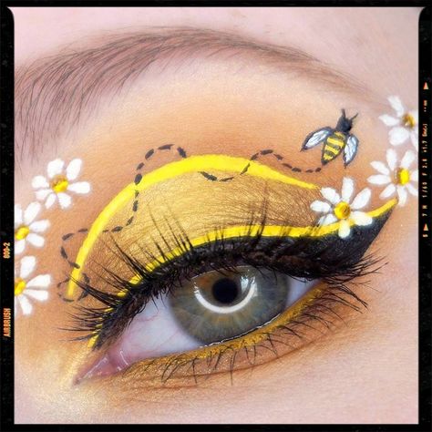 Spring Makeup Graphic Eyeliner Yellow, Bee Make Up Halloween, Spring Makeup Looks Creative, Halloween Bee Makeup, Creative Spring Makeup, Bee Inspired Makeup, Daisy Eye Makeup, Bee Eyeliner, Sunflower Eye Makeup