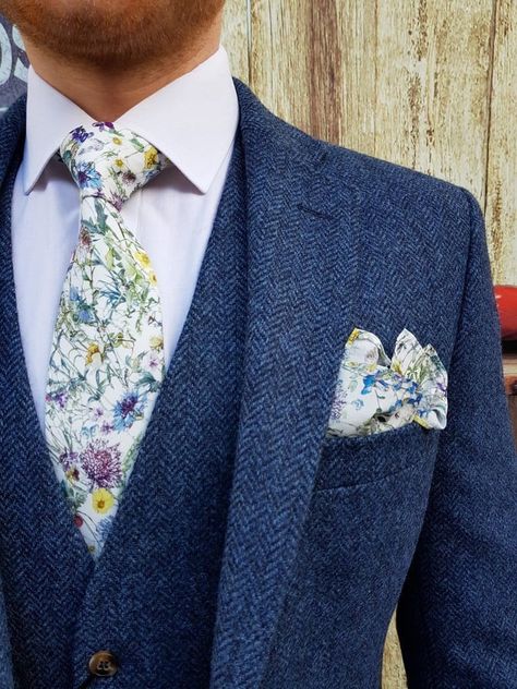 Blue Wedding Suit Groom, Blue Tweed Wedding Suits, Tweed Groom, Mens Tweed Suit, Tweed Wedding, Wedding Groomsmen Attire, Tweed Wedding Suits, Herringbone Suit, Groom Wedding Attire