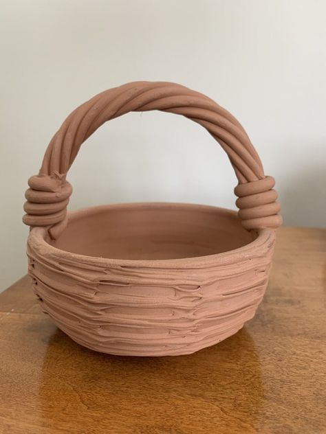 Clay Pot Basket Weave Pattern | eBay Polymer Clay Basket, Pinchpots Ceramics Ideas, Coil Pot Ceramics, Coiling Pottery Ideas, Ceramic Coil Projects, Clay Coil Projects, Ceramic Coil Pots, Clay Coil Pots, Coil Pots Ideas