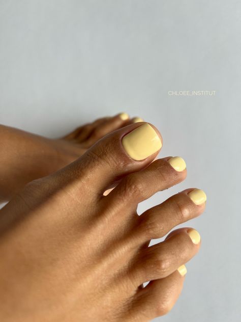 #fashionista #pedicure #pedicureideas #pedicurenailcolors #yellownail #feetstagram #russianpedicure #aesthetic #aesthetictumblr #aestheticphotos #onglesete #yellownailsdesign Pale Yellow Pedicure, Yellow Pedicure Toenails, Yellow Pedicure, Russian Pedicure, Pedicure Inspiration, Yellow Toes, Yellow Toenails, Yellow Toe Nails, Yellow Nails Design