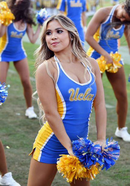 1,211 Ucla Cheerleaders Photos and Premium High Res Pictures - Getty Images Ucla Cheerleaders, Dance Team Photos, College Football Games, Cheer Squad, College Aesthetic, Dream College, Ucla Bruins, Dallas Cowboys Cheerleaders, Usc Trojans