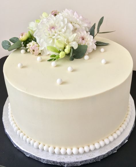 Wedding Cake Designs Simple, Rodjendanske Torte, Quince Cake, Holy Communion Cakes, Butter Icing, Birthday Cake Chocolate, Communion Cakes, Modern Wedding Cake, Novelty Cakes