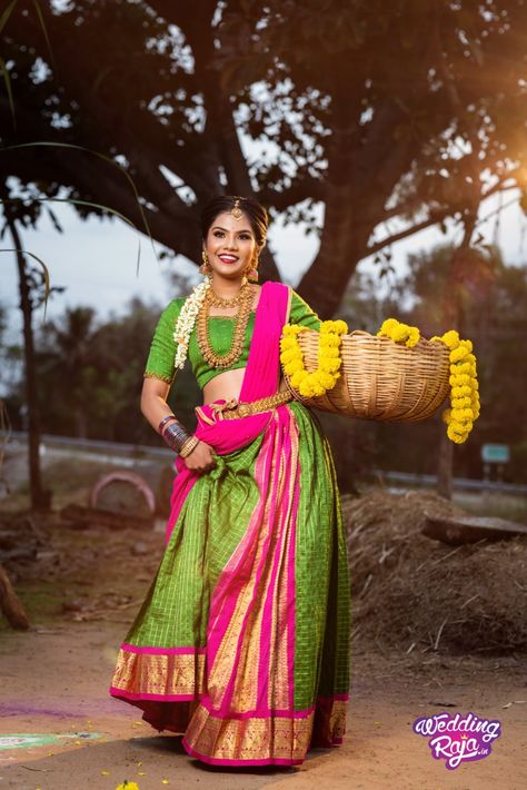 Traditional looks Sankranthi Photoshoot Ideas For Women, Ugadi Photoshoot For Women, Pongal Shoot Ideas, Pongal Saree Poses, Pongal Photoshoot Ideas For Women, Sankranthi Photoshoot Ideas, Sankranti Photoshoot For Women, Pongal Photoshoot, Pongal Photos