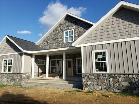 How To Care For Your Stone Veneer Siding - A Stone's Throw Hardscaping Stone Veneer Siding Exterior, Vynil Siding, Stone Vinyl Siding, Stone Veneer Exterior, Stone Siding Panels, Stone Veneer Siding, Cleaning Stone, Kitchen Construction, Stone Bar