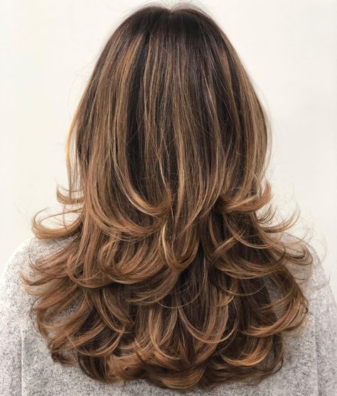 Waterfall Haircut Medium, Curled Medium Hair, Best Haircut For Wavy Hair Medium, Waterfall Layers Haircut Medium Hair, Waterfall Haircut, Curled Layered Hair, Waterfall Layers Haircut, Layer Panjang, New Long Hairstyles