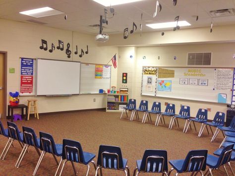 I love how neat and organized this room is! Definitely stealing some of these ideas! Elementary Music Classroom Setup, Music Classroom Organization, Music Room Organization, Music Room Ideas, Elementary Music Room, Music Room Design, Music Classroom Decor, Elementary Music Class, Elementary Music Education