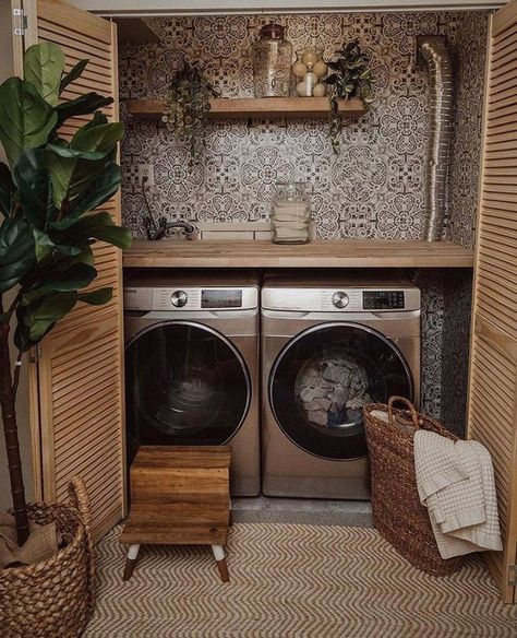 Laundry Closet Makeover, Sas Entree, Small Laundry Room Makeover, Laundry Room Ideas Small Space, Laundry Room Lighting, Laundry Room Wall Decor, Dream Laundry Room, Laundry Room Sink, Laundry Room Closet