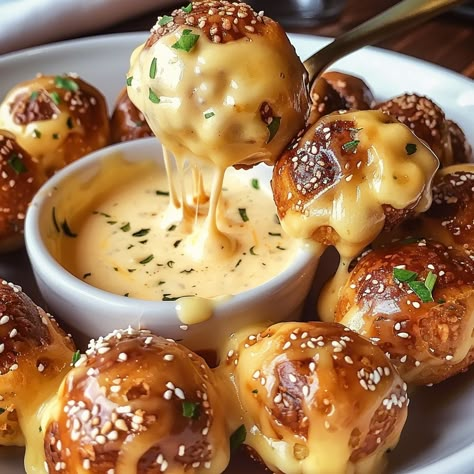 PRETZEL BITES with CHEDDAR CHEESE SAUCE - recipes Pretzel Bites Dip, Cheddar Cheese Dip For Pretzels, Bavarian Pretzel Bites, Pretzel Cheese Sauce Recipe, Cheddar Cheese Sauce For Pretzels, Cheese Sauce For Pretzel Bites, Cheese Dip For Pretzel Bites, Pretzel Bite Cheese Dip Recipe, Easy Cheese Sauce For Pretzels