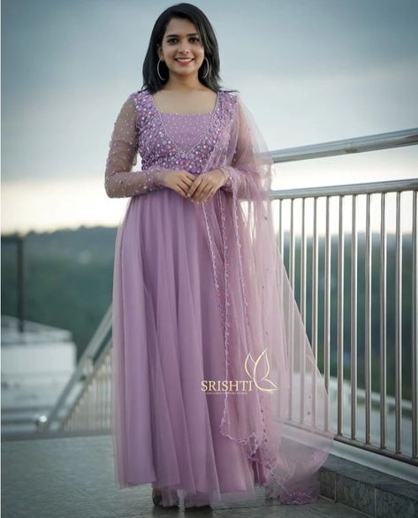 Net Kurthi Models, Net Kurti Designs Style Simple, Kurthi Models Latest, Frocks For Women Party, Chudi Designs, Frocks For Women, Occasional Dress, Feeding Dresses, Kurtis Design