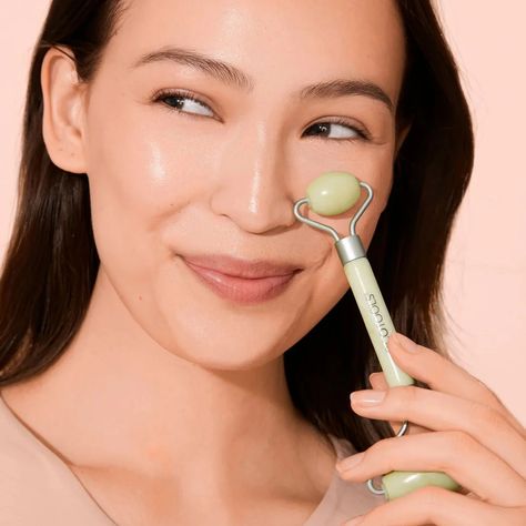 Ecotools Jade Roller & Gua Sha Stone Mini Facial Kit – ikatehouse Jade Roller And Gua Sha, Gua Sha Stone, Roller And Gua Sha, Facial Massage Roller, Facial Kit, Eye Roller, Mini Facial, Face Roller, Jade Roller