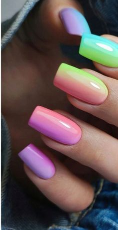 Bahamas Nails, Rainbow Ombre Nails, Adorable Backgrounds, Rainbow Nail Art Designs, Hawaii Nails, Chrome Designs, Spring Rainbow, Rainbow Nails Design, Beach Nail Art