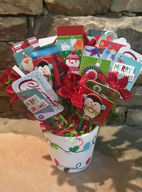 Gift card flower pot Christmas Gift Card Tree Ideas, Christmas Gift Card Basket, Christmas Gift Card Ideas For Kids, Gift Card Presentation For Christmas, Multiple Gift Card Presentation Ideas, Gift Card Presentation Christmas, Gift Card Christmas Ideas, Gift Card Bouquet Christmas, Gift Card Ideas For Christmas