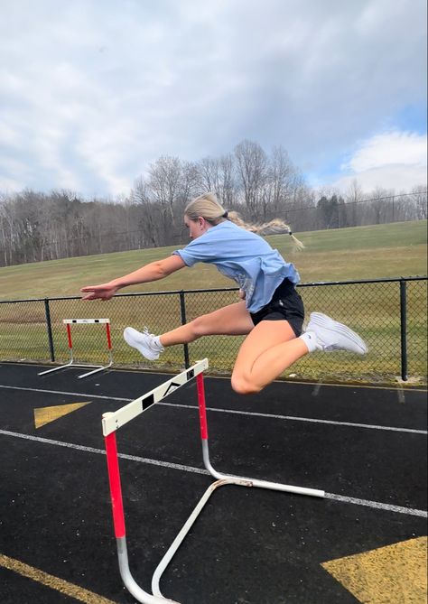 Hurdling Aesthetic, Track And Field Aesthetic Hurdles, Outdoor Track Aesthetic, Hurdles Aesthetic, Mathletes Vs Athletes, Track Hurdles, Track Szn, Track Fits, Track Aesthetic