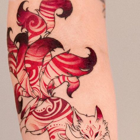 𝗘.𝗻𝗮𝗹 on Instagram: "Nine tailed fox and cherry blossom charm, and a knotted band around the wrist 🦊♥️🌸 Thank you :) @e.nal.tattoo @vismstudio" Naruto 9 Tails Tattoo, Nine Tail Fox Tattoo Design, Nine Tail Fox Tattoo, Pokémon Sleeve, 9 Tails Fox Tattoo, 9 Tailed Fox Tattoo, Nine Tailed Fox Tattoo, Nine Tailed Fox Art, Nine Tails Tattoo