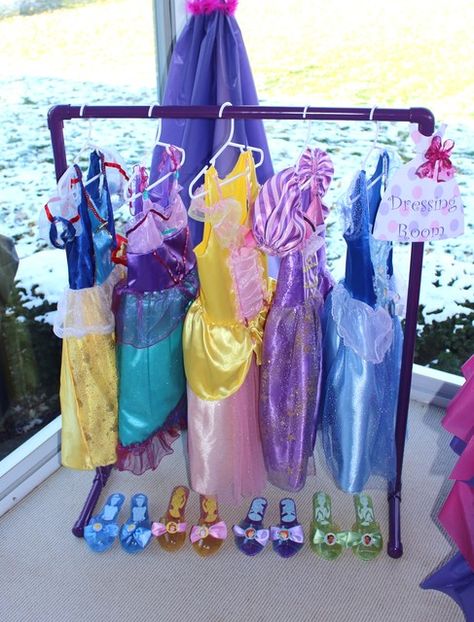 Create a disney princess dressing room at your child's birthday party so all her royal guests can play dress up. Perfect activity idea for princess themed birthday party. Princess Dressing Room, Princess Birthday Party Ideas, Disney Princess Theme, Disney Princess Birthday Party, Princess Theme Birthday, Princess Theme Birthday Party, Princess Tea Party, Disney Princess Birthday, Disney Princess Party