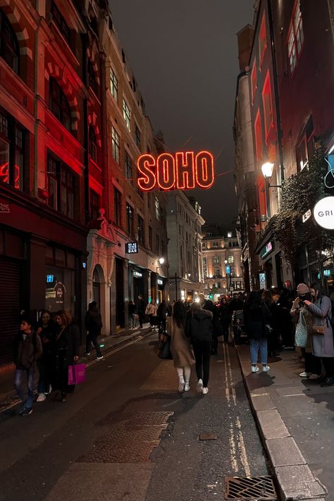 street london photography neon signs lifestyle night out London Soho Night, Living In London Aesthetic Night, Night Life London, London Soho Aesthetic, Shopping In London Aesthetic, Living In London Life, Life In London Aesthetic, Soho London Aesthetic, London Trip Aesthetic