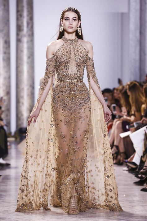 Elie Saab Haute Couture S/S 2017 Paris Elie Saab Haute Couture, Elie Saab Couture, Gold Gown, غرفة ملابس, Most Beautiful Dresses, Haute Couture Fashion, Couture Gowns, 여자 패션, Gorgeous Gowns