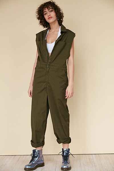 Girl Mechanic Outfit, Mechanic Fashion, Mechanic Suit, Mechanic Overalls, Mechanic Clothes, Mechanic Jumpsuit, Mechanic Coveralls, Girl Mechanics, Trendy Skirts