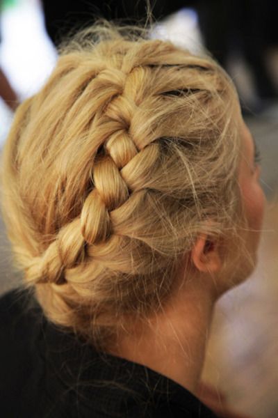 French braid circle Trendy We Fryzurach, Kadeřnické Trendy, Fishtail Braid, Victoria Secrets, Good Hair Day, Hair Envy, Great Hair, Hair Dos, Gorgeous Hair