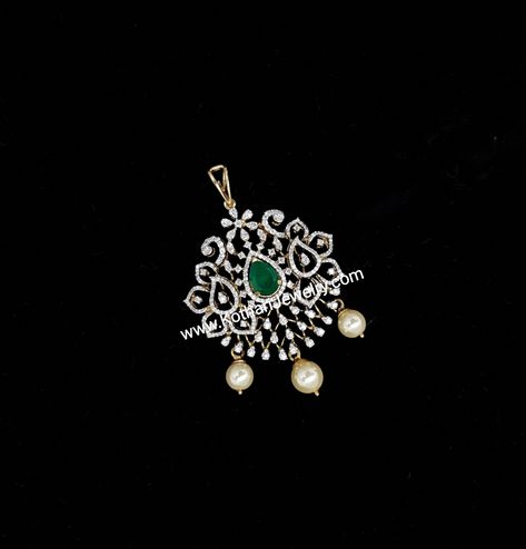 Diamond Pendant Indian Design, White Stone Pendent Designs Gold, Diamond Tikka Designs, Diamond Lockets Indian Pendants, Diamond Pendants Designs Unique, Diamond Tikka, Diamond Maang Tikka, Bingo Tickets, Tika Jewelry