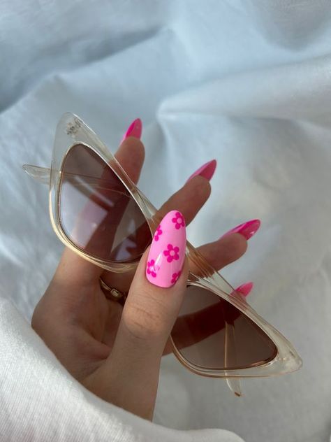 Barbie Pink Nails, August Nails, Barbie Aesthetic, Vacation Nails, Pretty Acrylic Nails, Minimalist Nails, Chic Nails, Best Acrylic Nails, Nails Acrylic