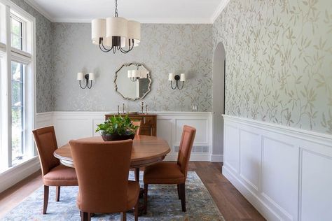 32 Dining Room Wainscoting Ideas to Elevate the Space Dining Room Wainscoting Ideas, Wainscoting Height, Wainscoting Ideas, Installing Wainscoting, Mahogany Flooring, Emily Henderson Design, Dining Room Wainscoting, White Wainscoting, Transitional Dining Room