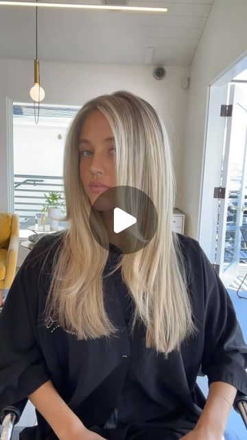 Kaitlynn Bell on Instagram: "the blonde is blondingggg!!! @tera.tress 👑✨
we changed the root shadow & gloss 
a lottt of foils
trim w/ face framing layers 
color matched for extensions for next time 🥰" Blonde Balayage Face Framing Layers, Face Framing Blonde Hair, Long Hair Framed Face Haircuts, Kaitlynn Bell Hair, Face Trimming Layers, Root Drag Blondes, Blonde Hair Foils, Blonde Hair With Face Framing, Blonde Hair Root Smudge