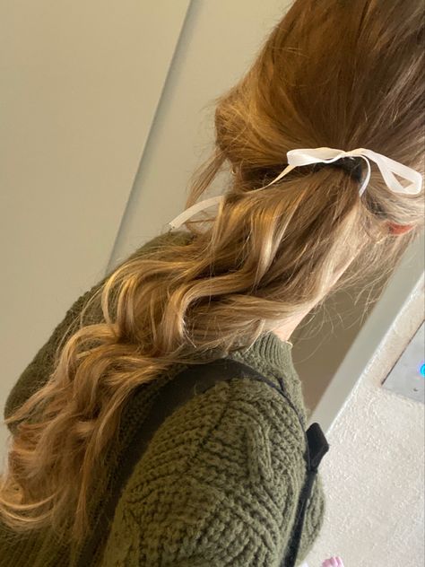 Ribbon Hairstyle Aesthetic, Curly Hair Blonde Highlights, Emma Core, Curly Hair Blonde, Hair Blonde Highlights, Ribbon Ponytail, Hairstyle Aesthetic, Long Hair Curly, Blonde Ponytail