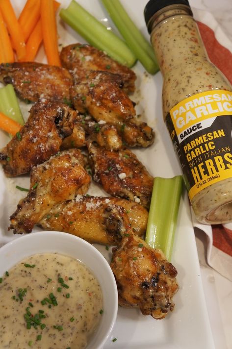 Wings Garlic Parmesan, Buffalo Wild Wings Sauces, Chicken Wings Crockpot, Chicken Crock Pot, Wing Sauce Recipes, Parmesan Chicken Wings, Garlic Parmesan Chicken Wings, Crock Pot Recipe, Buffalo Wild