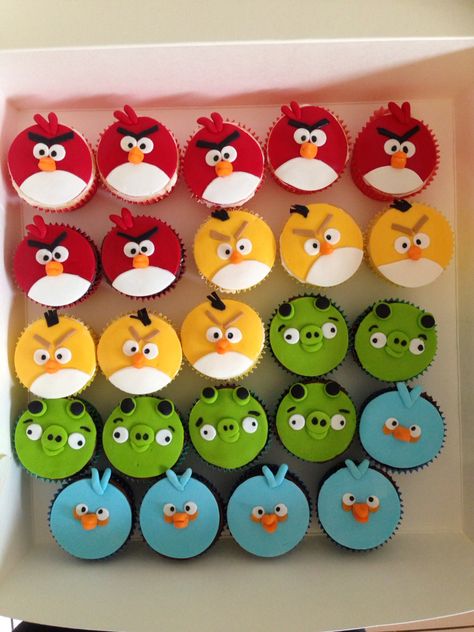 Angry birds cupcakes. -H.B Angry Bird Cupcakes, Character Cake Designs, Angry Bird Movie, Bird Cupcakes, Angry Birds Cupcakes, Angry Birds Cake, Angry Birds Party, Cupcakes Ideas, Angry Birds Movie