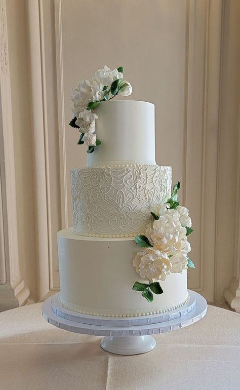 www.confectionerydesigns.net Wedding Cake For 30 People, Mladenacke Torte, Wedding Cake Flowers Simple, Black Lace Wedding Cake, Wedding Cake 3 Tier, Sparkly Wedding Cakes, Wedding Cake Designs Elegant, Wedding Cake Simple Elegant, 4 Tier Wedding Cake