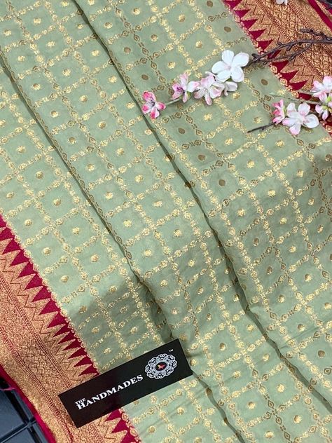 Benarasi Georgette Kaddi Sarees Kaddi Georgette Sarees, Benarasi Saree Georgette, Bride Things, Plain Gold Bangles, Saree Work, Banaras Sarees, Cutwork Blouse, Pure Georgette Sarees, Simple Saree Designs