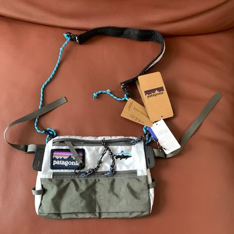 Patagonia outdoor crossbody bag Patagonia Bag, Fabric Sewing Projects, Shark Bag, New Year Outfits, Patagonia Bags, Patagonia Outdoor, Backpack Through Europe, Motorhome Living, Mini Sling Bag