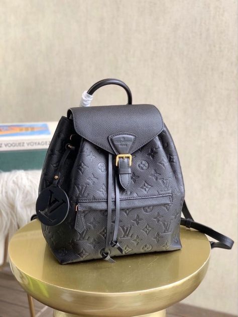 Lv Virgil Abloh, Turkey Shopping, Louis Vuitton Cake, Louis Vuitton Nails, Cheap Louis Vuitton Bags, Lv Backpack, Cute Luggage, Louis Vuitton Backpack, Louis Vuitton Crossbody Bag