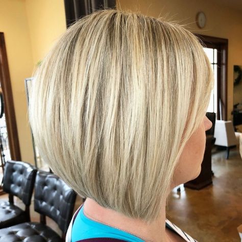 Ash Blonde Balayage Bob with Layers Ash Blonde Balayage Bob, Bob With Layers, Blonde Balayage Bob, Balayage Bob, Ash Blonde Balayage, Layered Bob Haircuts, Wavy Bob Hairstyles, Choppy Bob, Modern Haircuts