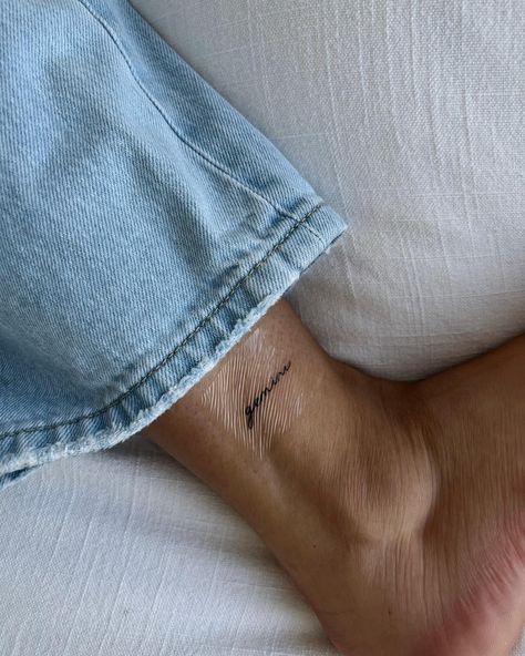 Gemini Script Tattoo, Gemini Tattoo Ankle, Gemini Ankle Tattoo, Fine Line Gemini Tattoo, Air Sign Tattoo Gemini, Gemini Tattoo Ideas, Tattoo Gemini, Knuckle Tattoos, Gemini Tattoo