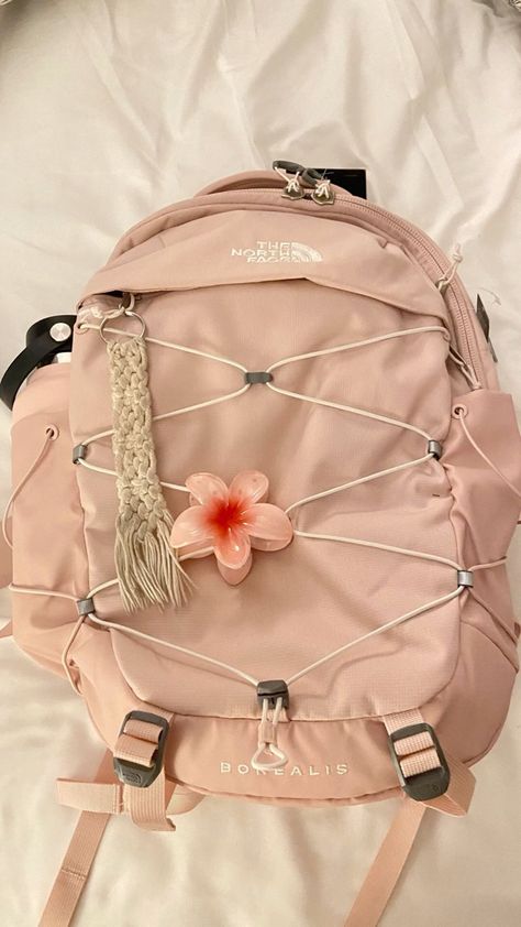 Cute Backpacks For School, School Backpack Essentials, Preppy School Supplies, Pretty School Supplies, The North Face Borealis, Pink North Face, North Face Borealis, Stylish School Bags, School Bag Essentials