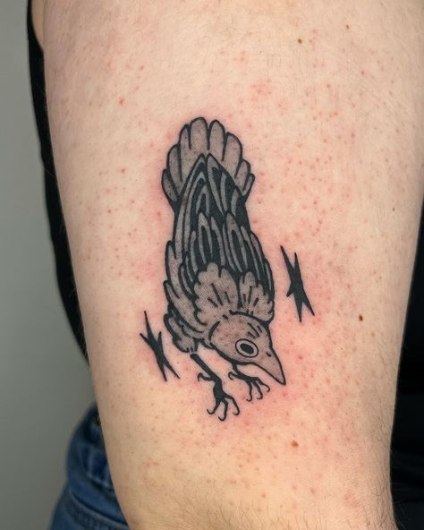 Abby! | Flash rework crow 🐦‍⬛ for Laine :) thank you v much! . . . . #torontotattoo #torontotattooartist #qttr | Instagram Cool Masculine Tattoos, Useful Tattoos Ideas, Crow Leg Tattoo, Creepy Animal Tattoos, Absurdist Tattoo, Raven Tattoo Back, Crow Tattoo For Women, Crow Arm Tattoo, Cute Crow Tattoo