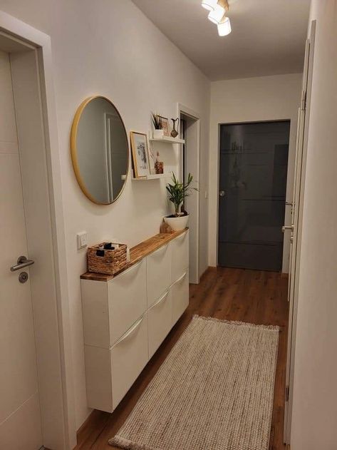 Hallway Flat Ideas, Apartment Interior Hallway, Slim Entrance Hall Ideas, Hallway Small Apartment, Hallway Diy Decor, Entrance Hall Ideas Small Apartment, Small Entryway Hallway Ideas, Entryway Ideas Apartment Small, Minimalist Hallway Decor