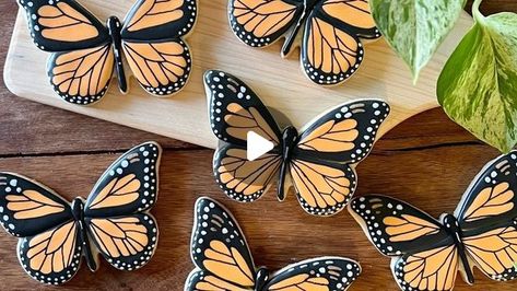 Monarch Butterfly Cookies, Butterfly Cookies Royal Icing, Tipless Piping Bags, Butterfly Baby Shower Theme, Buttercream Cake Designs, Food Decorating, Butterfly Cookies, Spring Baking, Sugar Cookie Mix