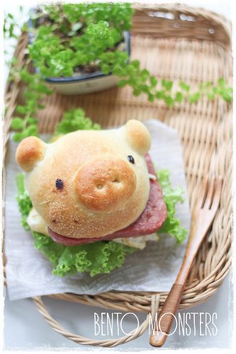 Mini Piggy Rolls, Pig Bread Rolls, Bento Monsters, Boys Lunch Boxes, Butter Bread Recipe, Toast Art, Bento Box Lunch For Kids, Milk Bun, Japanese Bread