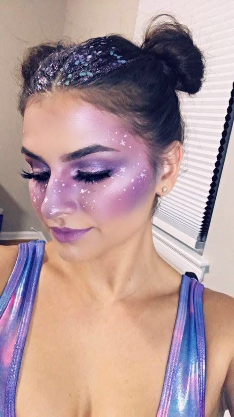 Alien Halloween Makeup, Karneval Diy, Makeup Space, Maquillage Goth, Space Babe, Fantasy Make-up, Glitter Roots, Halloweenský Makeup, Halloween Make-up Looks