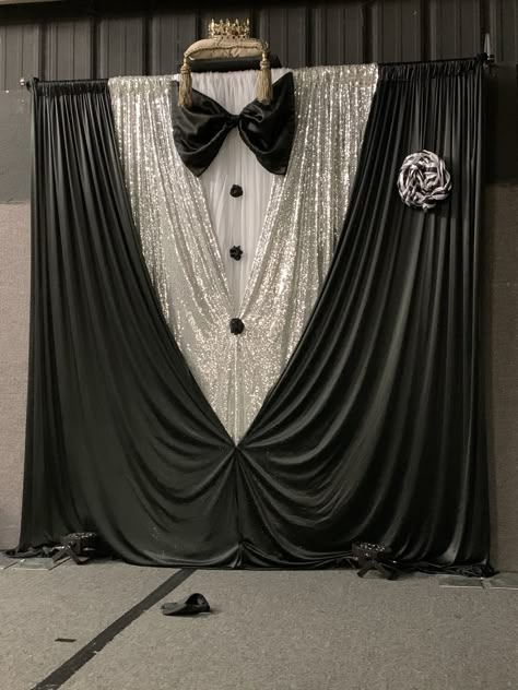 Elegant Birthday Party, Black Tie Party, Enchanted Evening, Mens Birthday Party, Elegant Birthday, Diy Birthday Decorations, Diy Backdrop, Diy Candy, Stage Decorations