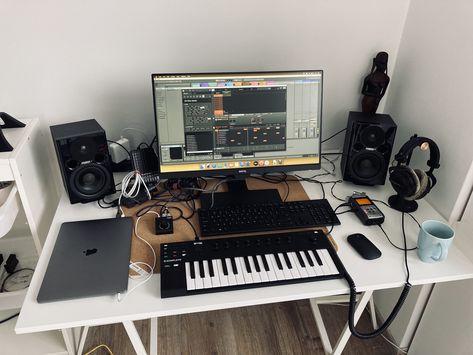 Music Making Aesthetic, Home Studio Aesthetic, Making Music Aesthetic, Producer Aesthetic, Music Setup, Home Recording Studio Setup, Recording Studio Setup, Home Studio Ideas, Home Music Rooms