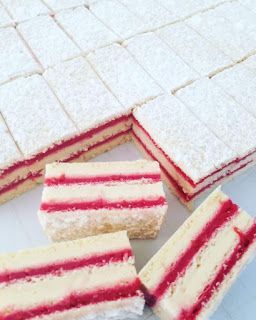 Jun 28, 2019 - This Pin was discovered by sasa hos. Discover (and save!) your own Pins on Pinterest Hrvatski Bozicni Kolaci, Kremasti Kolaci Recepti, Kolači Recepti, Praline Recipe, Bosnian Recipes, Desserts Cake, Kolaci I Torte, Torte Cake, Croatian Recipes