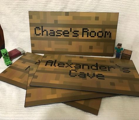 Boys Minecraft Bedroom, Minecraft Blueprint, Minecraft Room Decor, Minecraft Bedroom Decor, Geek Home Decor, Minecraft Decoration, Diy Minecraft, Minecraft Bedroom, Minecraft Room