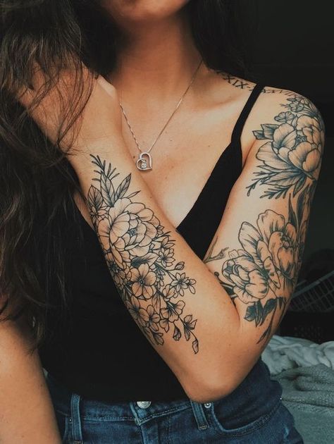 Arm Sleeve Tattoos For Women, Cool Shoulder Tattoos, Flores Tattoo, Stylish Tattoo, Beautiful Flower Tattoos, Floral Tattoo Sleeve, Shoulder Tattoos For Women, Wrist Tattoos For Women, Arm Sleeve Tattoos