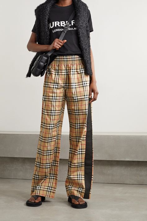 Burberry Pants Women, Burberry Pants Outfit, 16 Outfits, Burberry Pants, Burberry Outfit, Burberry Plaid, Striped Wide Leg Pants, Burberry Women, Plaid Pants