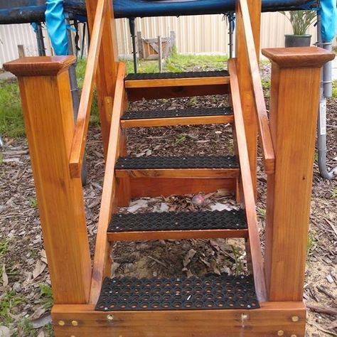 Trampoline Stairs - Made from old wooden bed frame Trampoline Stairs, Trampoline Playground, Summer Yard Ideas, Trampoline Steps, Lazy Pool, Trampoline Ideas, Homestead Projects, Step Ideas, Backyard Trampoline